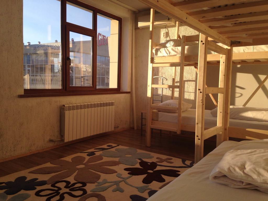 Atyraū Hostel Arzy מראה חיצוני תמונה