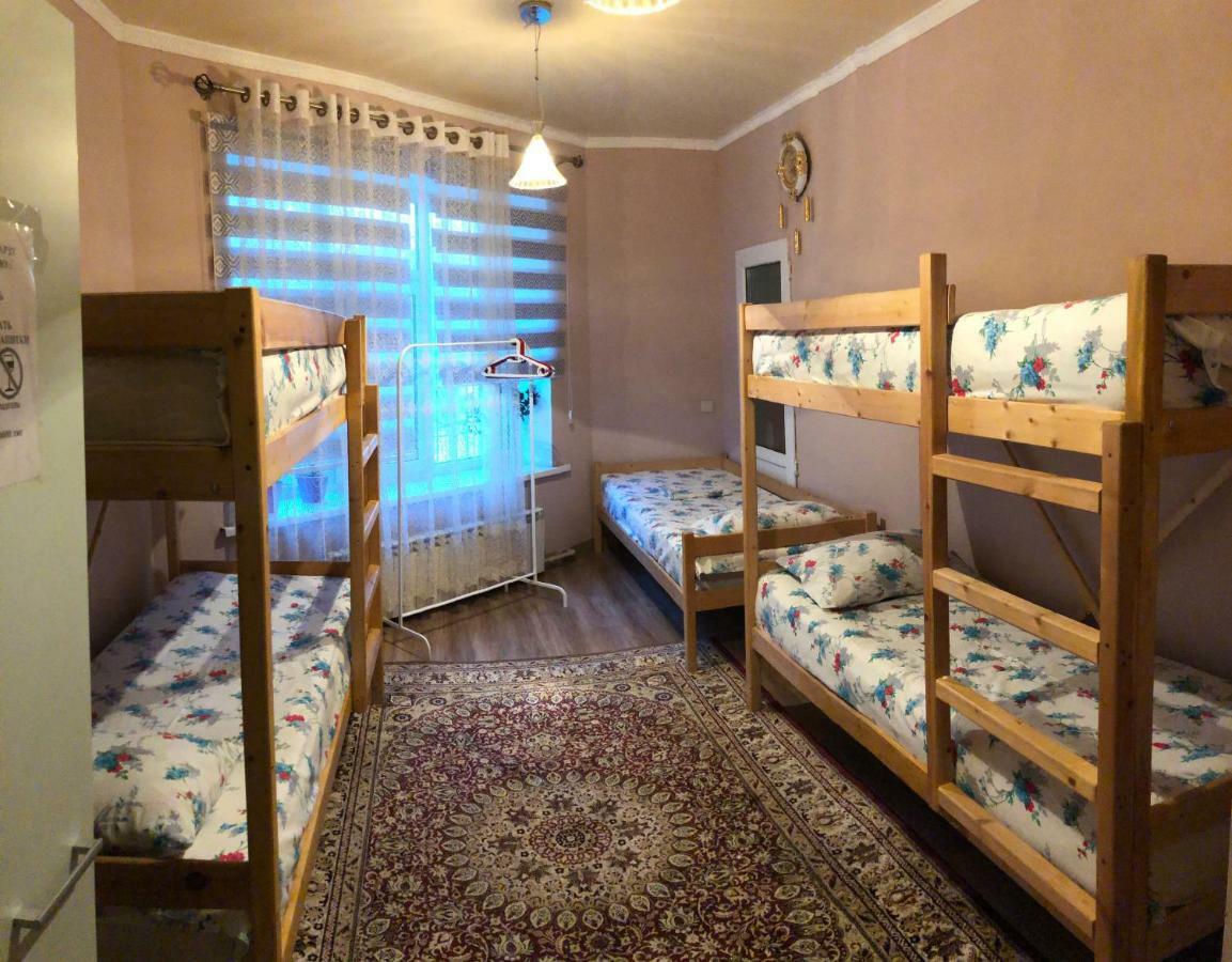 Atyraū Hostel Arzy מראה חיצוני תמונה